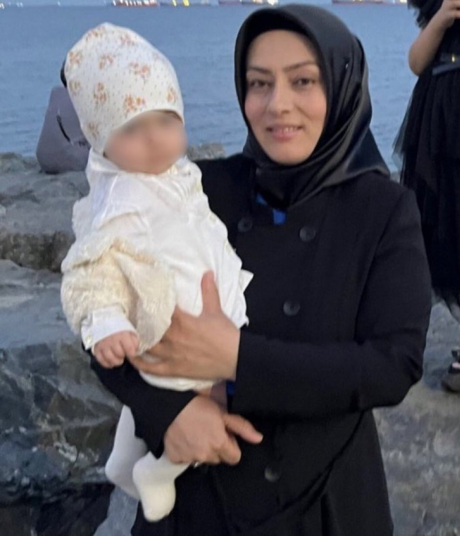 Öğretmen Deniz Gündoğdu’ya ByLock gerekçesiyle 6 yıl 3 ay ceza verildi. Ancak Yargıtay cezayı bozdu. Buna rağmen anne Gündoğdu 2 Temmuz'dan beri bebeğiyle birlikte hapiste. 

AİHM de, iç hukuk da Deniz Gündoğdu suçsuz diyor. Gündoğdu'ya tahliye şart!

<a href="/TCYargitay/">Yargıtay Başkanlığı</a>
#KadınınSesi