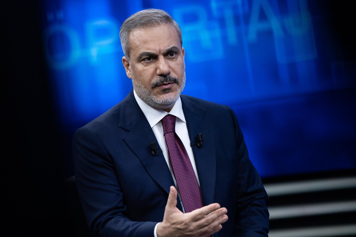 Dışişleri Bakanı Hakan Fidan, katıldığı canlı yayında Suriye'de yaşanan gelişmeleri değerlendirdi

— "(Terör örgütü YPG/SDG) Sadece güç gördüğü zaman pozisyon değiştiren bir aktör olduğunu herkes görüyor, biliyor"

— "(10 Mart Mutabakatı) Projenin kendisi oldukça gerçekçi bir