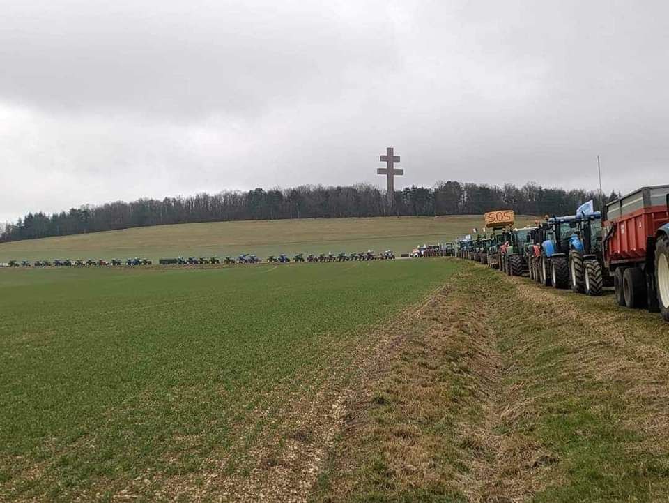 🇲🇫 Charles de Gaulle, 9 janvier 1963 : 
« Nos cinq partenaires n'ont jamais aimé notre agriculture. Pour empêcher que le Marché commun s'étende à l'agriculture, ils ont prouvé en janvier dernier qu'ils étaient prêts à se battre longtemps. Ils cherchent encore à nous embêter pour