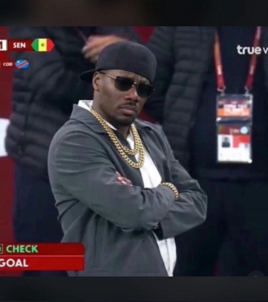 LayeReus's tweet image. Vous voyez c’est pas votre putain d’HUMILITÉ qui gagne les matchs.

J’espère que vous avez compris la leçon