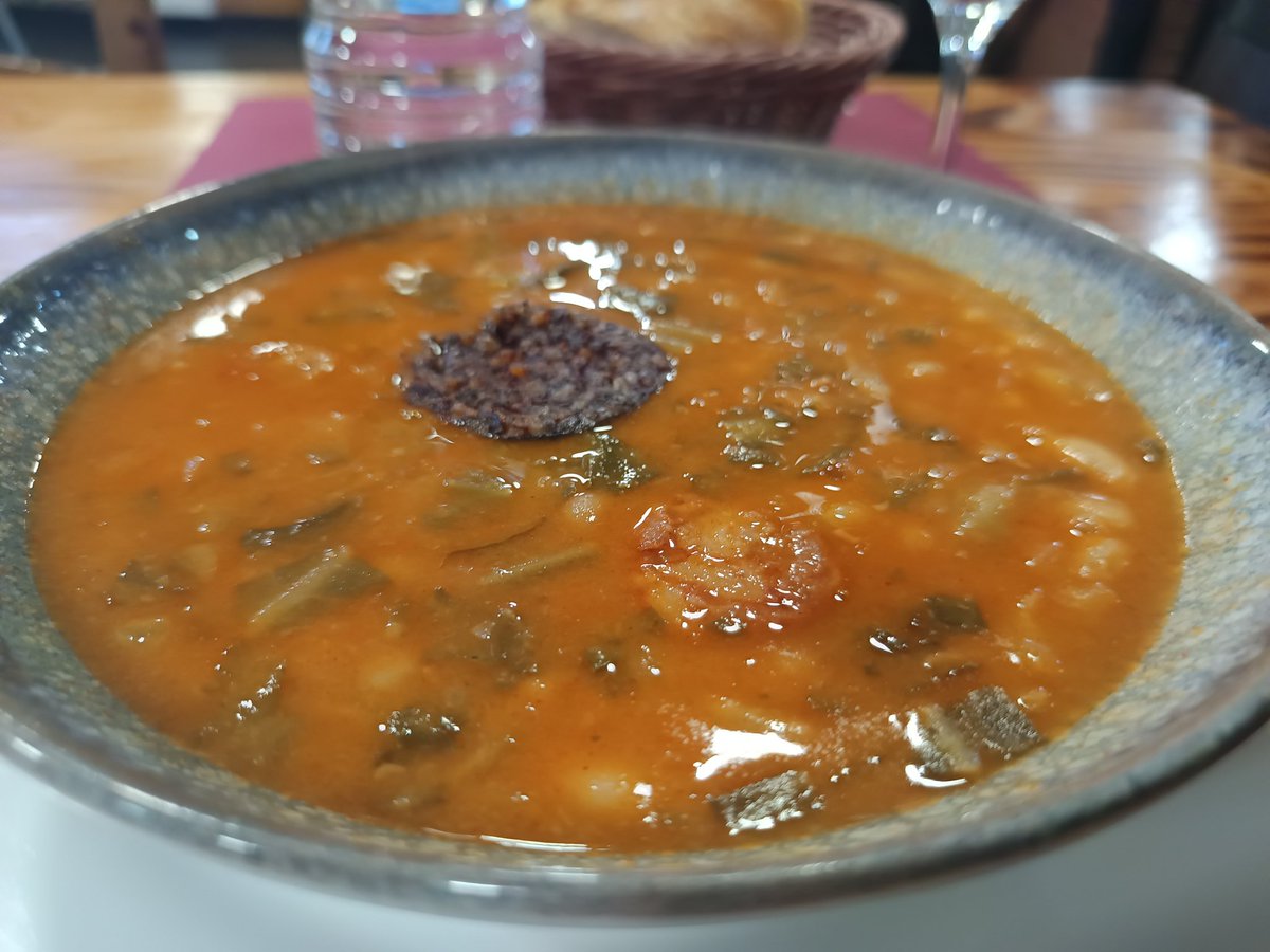 Día de cocido montañés 
#Santander Parrilla La Leña