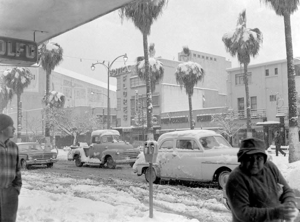 #Monterrey a 59 años de la famosa nevada del 9 de enero de 1967. ❄️

Y hoy con una máxima de 30°.