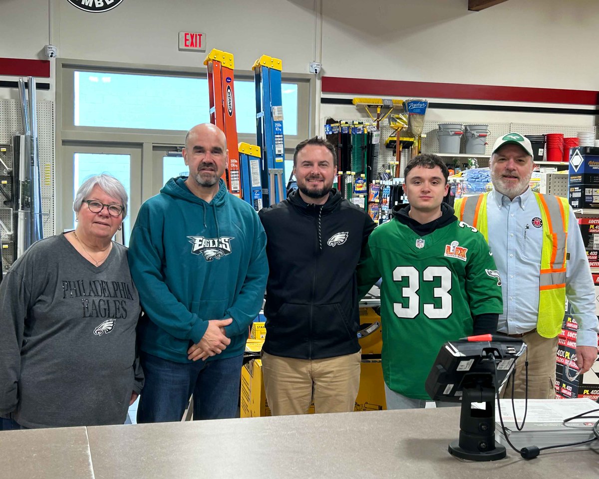 taguelumber's tweet photo. 🦅🦅Repping their Eagles gear, we have our Malvern, Premier, and Phoenixville teams showing off their spirit! 

Big game ahead of us at home, and the excitement is definitely buzzing throughout the yards.

Let's get this DUB. GO BIRDS! 🦅🦅🏈🔥 https://t.co/6k1Hi12POh