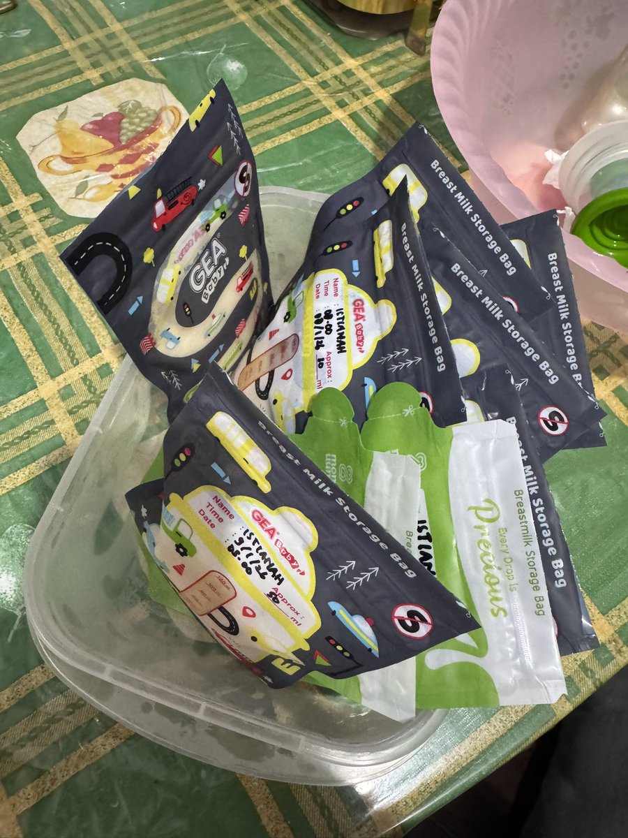 9/1/26

Alhamdulillah stok asi dd makin hari makin banyak. New mom yg extra mengatur wkt untuk pumping per 2 jam sekali. Bismillah msh belajar juga💪🏻💪🏻