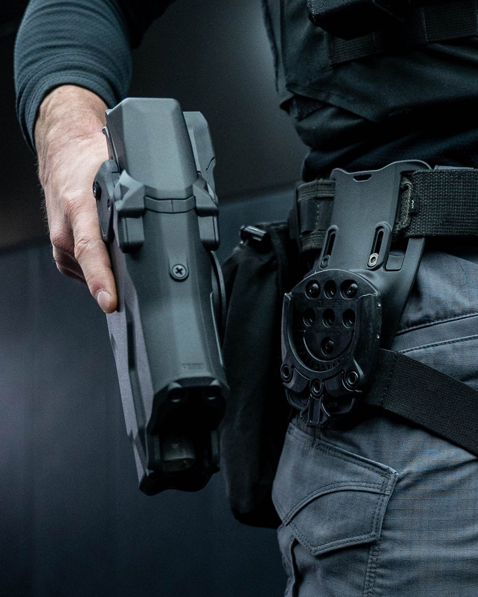 Blade_Tech's tweet image. VALOR® DUTY HOLSTER

Tek-Mount® makes swapping setups fast, secure, and repeatable without sacrificing strength. Modular, mission-ready performance built to adapt.

link in bio.
blade-tech.com/valor

#ValorDutyHolster #CarryConfident #BladeTech #DutyHolster #LEO #VALOR #2A…