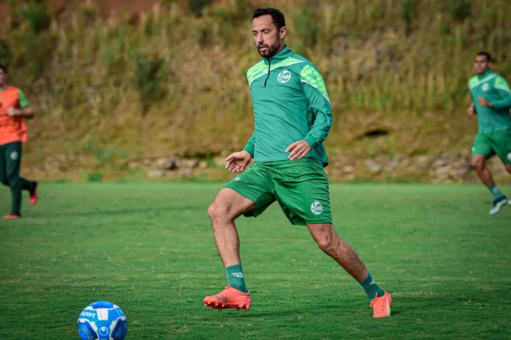 Nenê é do Botafogo-PB. Contratação de impacto na Paraíba e na Série C. O meia, que tinha outras ofertas, optou pelo Belo depois de ouvir o projeto da diretoria e gostar das ideias da cúpula do clube. Contrato de um ano com a possibilidade de estender por mais um.

Foto: Gabriel