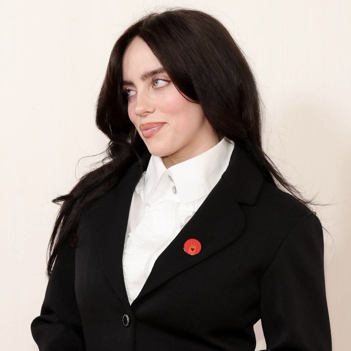 PopCrave's tweet image. Billie Eilish condemns ICE in new Instagram reposts:

“ICE IS A FEDERALLY FUNDED AND SUPPORTED TERRORIST GROUP UNDER THE DEPARTMENT OF HOMELAND SECURITY THAT HAS DONE NOTHING TO MAKE OUR STREETS SAFER.”