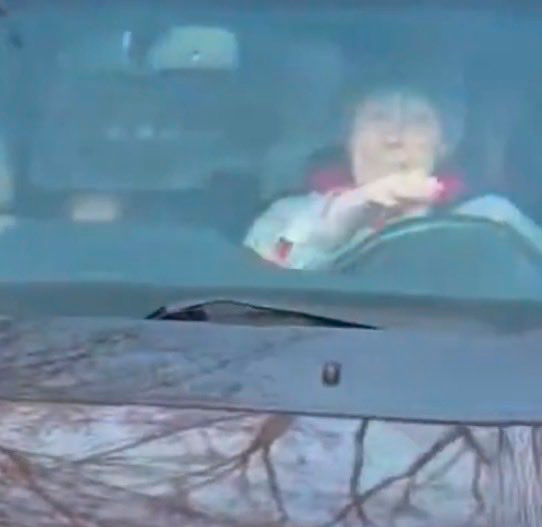 [Object object] tweet media