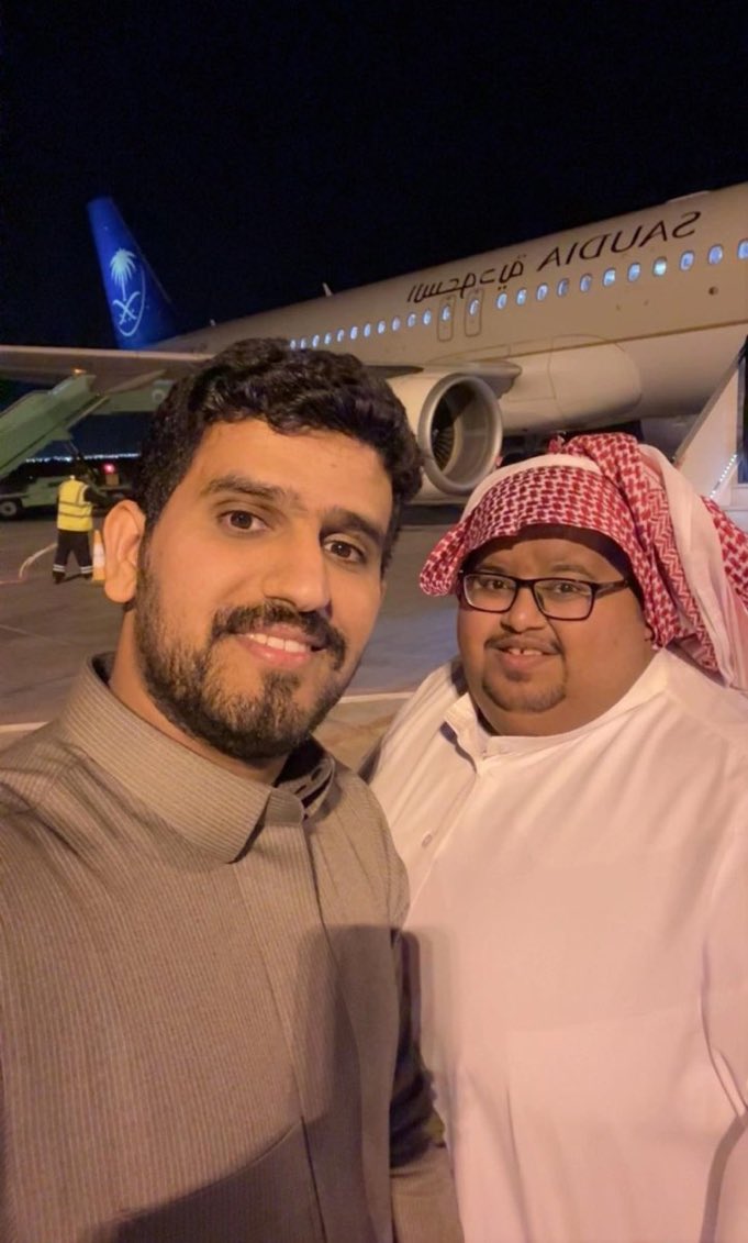 _su6an's tweet image. سبحان الله
توفي ابو مرداع ٢٠ جمادي الثاني يوم الجمعه 

دخيل توفى بتاريخ ٢٠ رجب يوم الجمعه

قال دخيل جعلني ماأدوج بالدنيا بعدك.
ولم يمشي خطوة بعده

وقبله قال ابو مرداع جعلني ما ابكيك يادخيل.
ورحل قبل أن يبكيه.

الله يرحمهم ويغفرلهم ويجمعنا بهم بالجنة 🤍

#دخيل_القحطاني