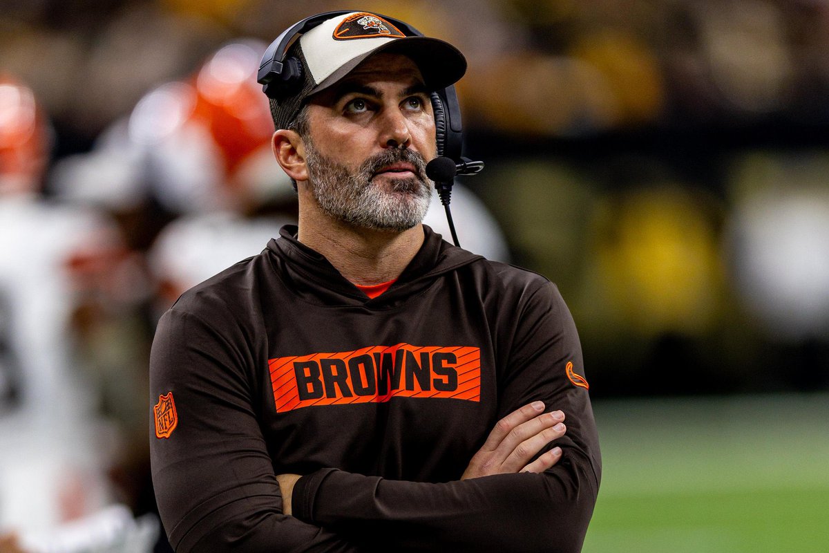 Estos son los entrenadores que los Raiders van a entrevistar para su posición de HC:

- Kevin Stefanski (Ex-HC Browns)
- David Webb (QB Coach de Broncos)
- Matt Nagy (OC de Chiefs)
- Vance Joseph (DC de Broncos)
- Klint Kubiak (OC de Seahawks)

Obviamente solo es el inicio
