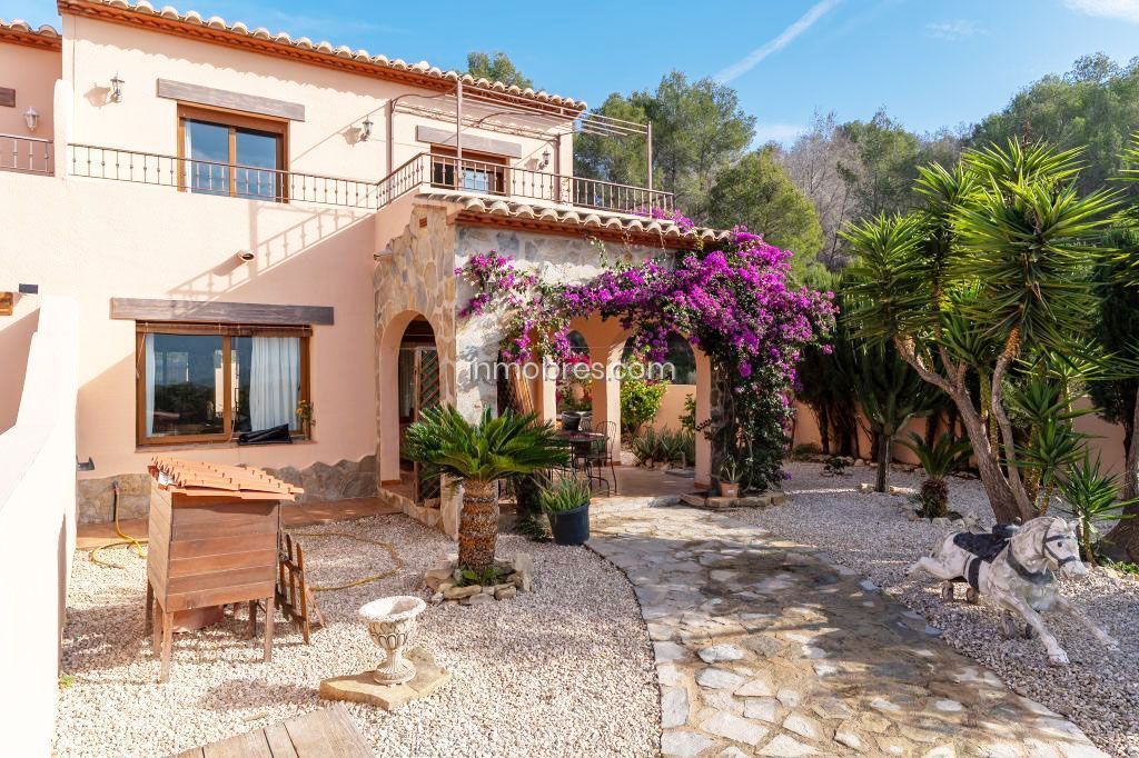 Inmobres's tweet image. 🏡 Encantador bungalow en Empedrola II, Calpe
🛏 3 🛁 2 📍 Calpe
🌿 Jardín privado 🌞 Piscina comunitaria
💶 330.000€
🔎 0695bres

🌐 inmobres.com/es/bungalow--c…

#Calpe #EmpedrolaII #Inmobres #CostaBlanca #Bungalow #Inmobiliaria #RealEstate