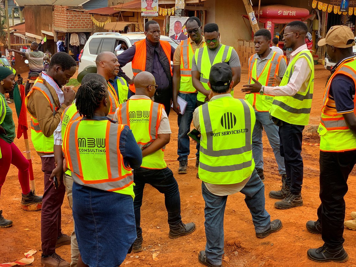 BwambaleJoabJb's tweet photo. Another productive day on site as I engaged with Senior Engineers from Kampala Capital City Authority (KCCA)  and the Consultants, MBW Consulting Ltd — sharing progress updates and demonstrating how every aspect of the work aligns with approved standards and design specifications.

As a Site Civil Engineer, I take pride in delivering quality, accountability, and professionalism in every phase of execution on behalf of the contractor, DOTT SERVICES LIMITED.