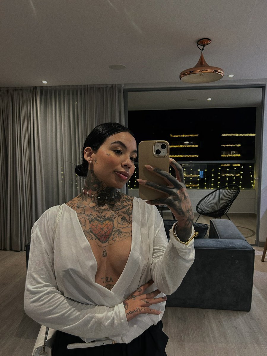 alejandraneiram's tweet image. Ig: alejandraneira__ 🖤