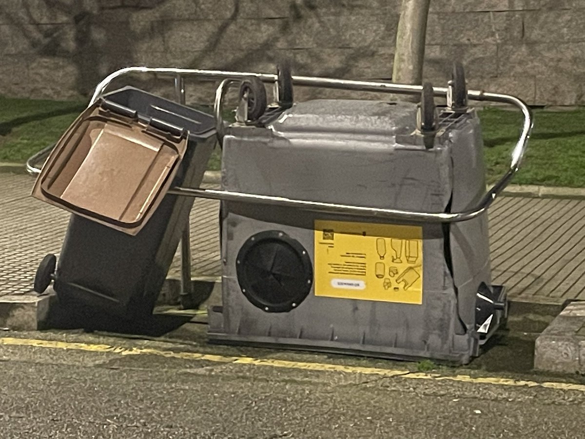 Manu_Meju 🍍💙🤍💙🍍 tweet media