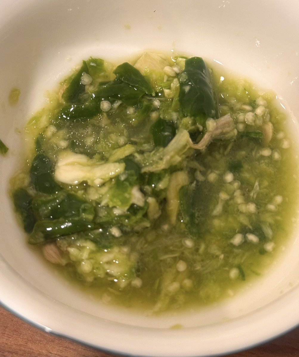 nattkitchen's tweet image. #ครัวคุณณัฐ อบวุ้นเส้นอีกแล้วค่ะ  รอบนี้ไม่มีกุ้งนะ อยากกินปู ปูก็ยังไม่ออกดอก เลยมีแต่เบคอน เสริมโปรตีนด้วยอกไก่ แก้แข่นคอด้วยน้ำอัมฤทธิ์แบบสปารคกะลิ่ง เสริมความแซ่บด้วยน้ำจิ้มพริกเกลือแบบชาวภาคตะวันออกแห่งไทยแลนด์แดนสนธยา