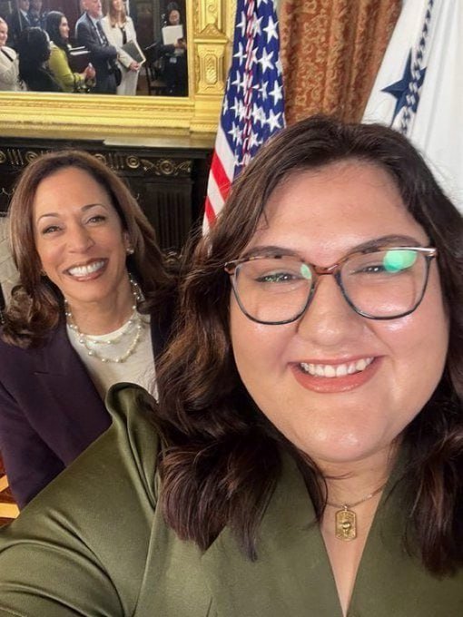 Stand Up For Trump tweet media