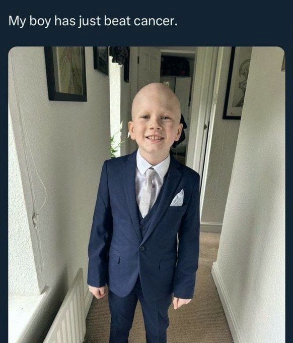 StandUpForTrmp's tweet image. Don’t say anything, just leave a thumbs up 👍 that's all he needs from you