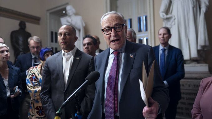 StandUpForTrmp's tweet image. 🚨 BREAKING: It's just been exposed that Chuck Schumer and Democrats in Congress are demanding free health insurance for illegal aliens, half a billion dollars for NPR, and a $1.5 trillion spending increase in exchange for averting a government shutdown. 

What's your reaction?