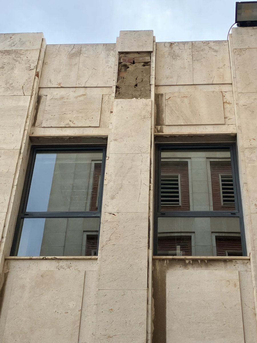 joallorc's tweet image. 🔧 ARV JA❗️

És urgent la licitació del servei de manteniment integral per a l’Arxiu del Regne de València. Per què a diferència d’altres centres culturals com la Biblioteca Valenciana o el Museu de Belles Arts els arxius gestionats per la @generalitat estan marginats? VERGONYÓS!