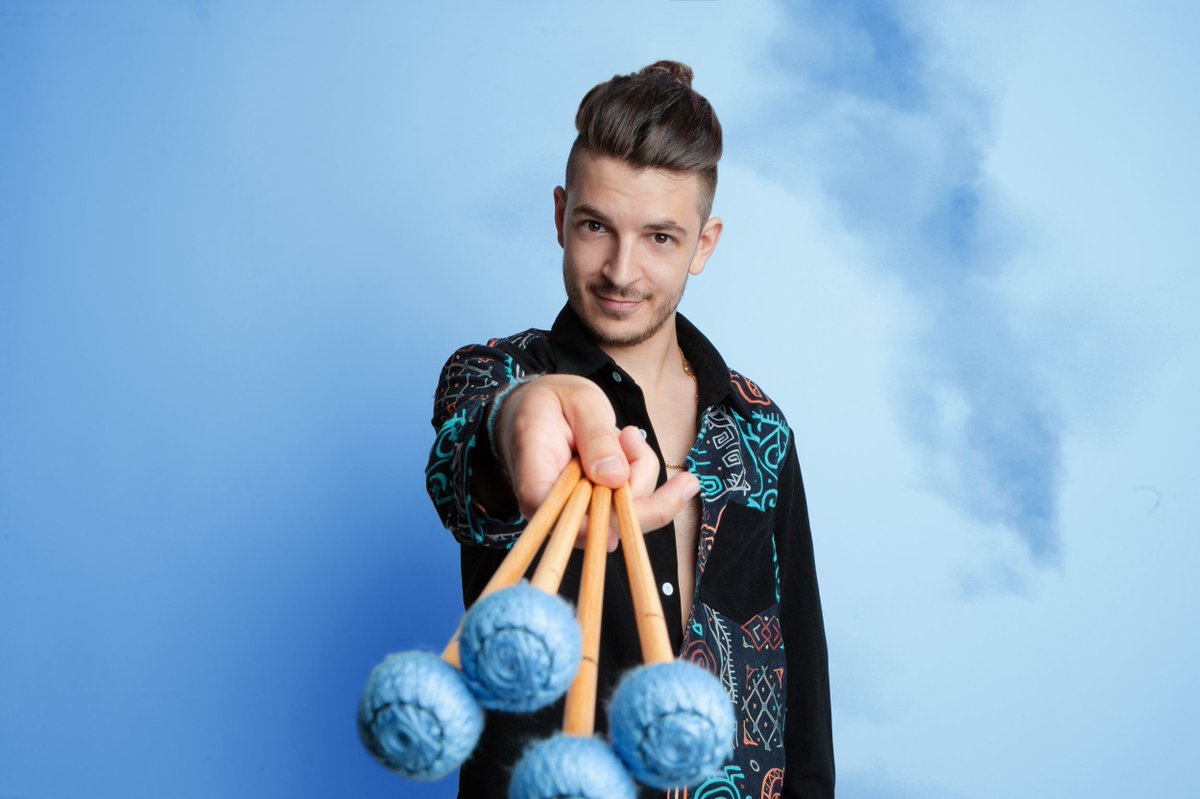 El músico Lucas Dorado viene de París a presentarnos su álbum con ritmos argentinos y la influencia del jazz. Entrevista de Milly Vazquez. Clic: martinwullich.com/lucas-dorado-d…