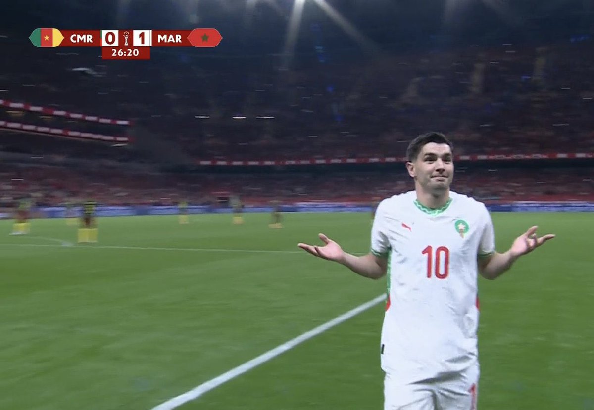 ساخر tweet media