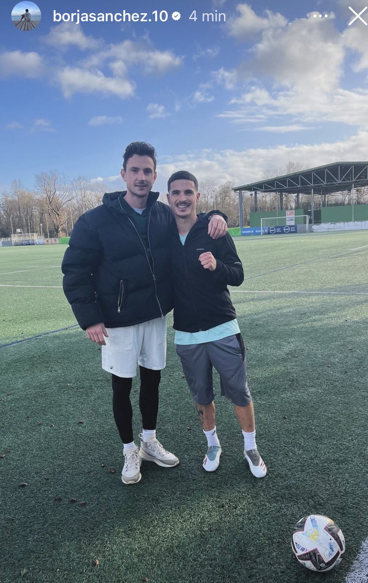 📸 Los exoviedistas BORJA Sánchez y Jaime SEOANE, que salieron en verano de aquella manera del Real Oviedo, entrenando en el ‘Club de Campo La Fresneda’, a la espera de encontrar equipo en el mercado de invierno.