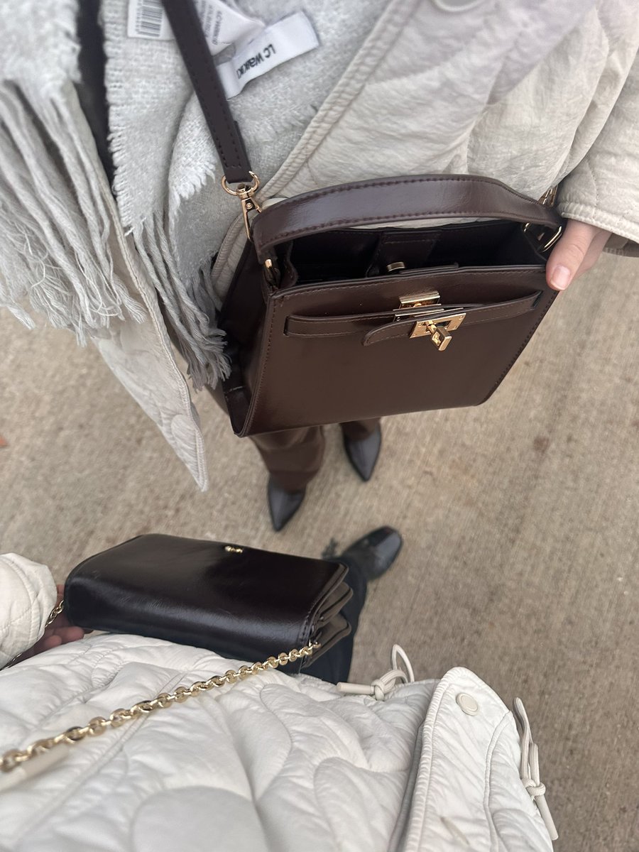 Anlaşmadan ikiz olmuşuz <a href="/iyelikekii/">Tuğba</a>