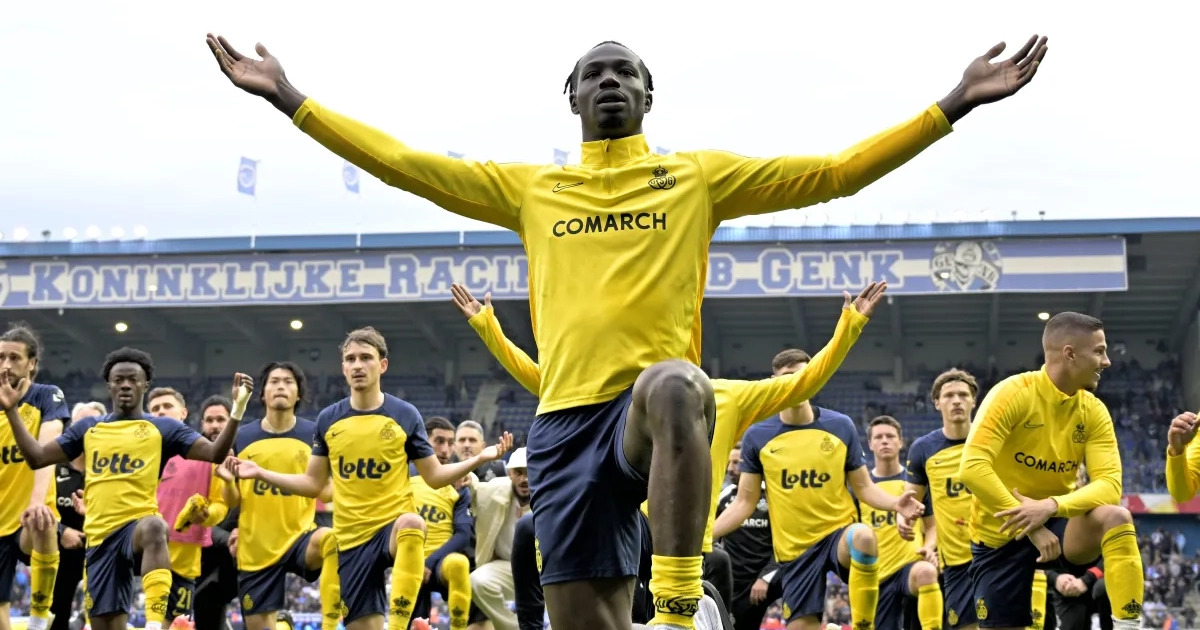 Tzolis, Jashari ou un improbable outsider ? Le verdict tombe dimanche pour le Soulier d'Or 2025 dlvr.it/TQFwHt