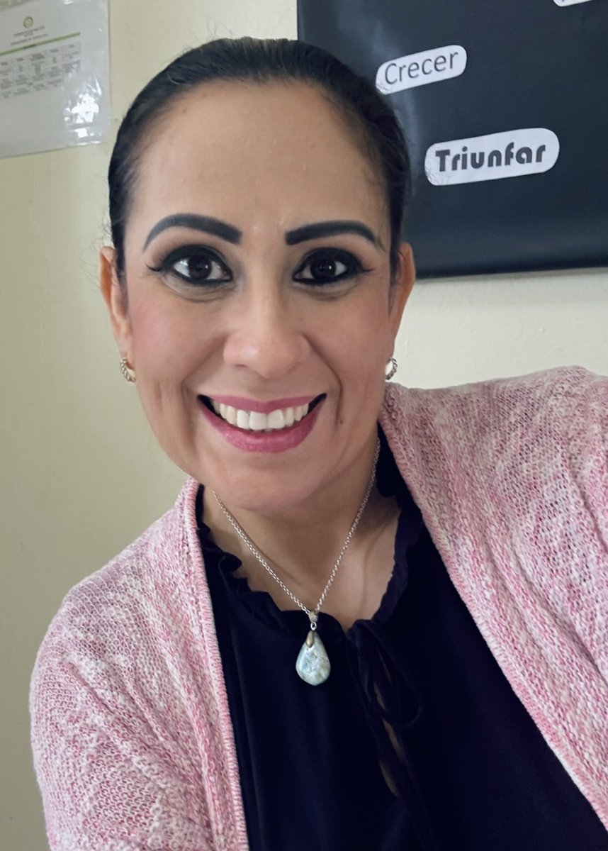 Monikramelo's tweet photo. Hoy decidí hacer un pequeño cambio de maquillaje y oscurecerme las cejitas que no tengo 😚 https://t.co/ZctsNTqtRk