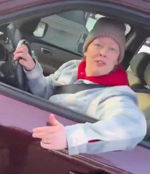 C_3C_3's tweet image. The she was “scared” narrative is gone.