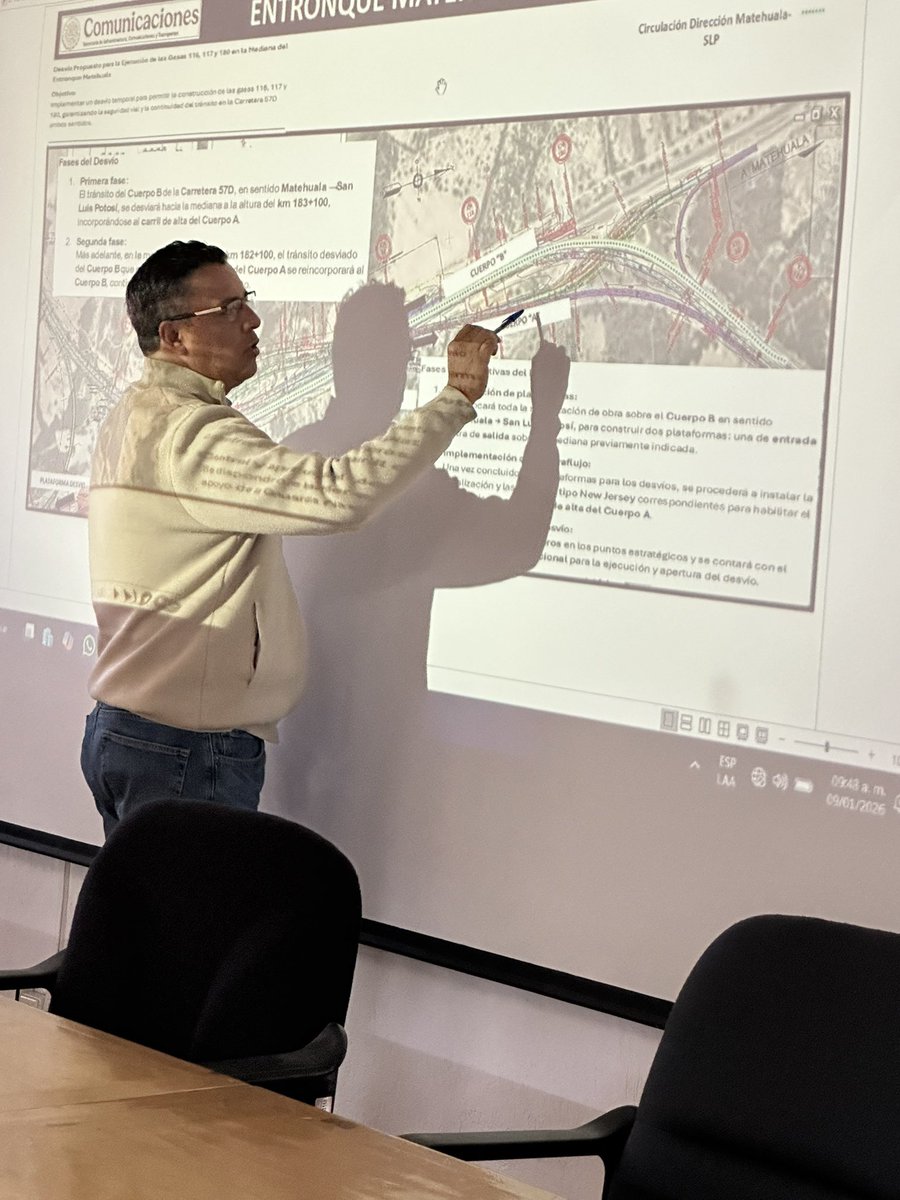 SICT_SLP's tweet photo. En las instalaciones del Centro #SICTSLP se llevó a cabo una reunión de trabajo con la participación de la JEC, empresarios y personal del Centro SICT SLP, con el objetivo de revisar aspectos técnicos de la construcción de la nueva autopista concesionada a Gobierno del Estado. https://t.co/FZisHCH12u