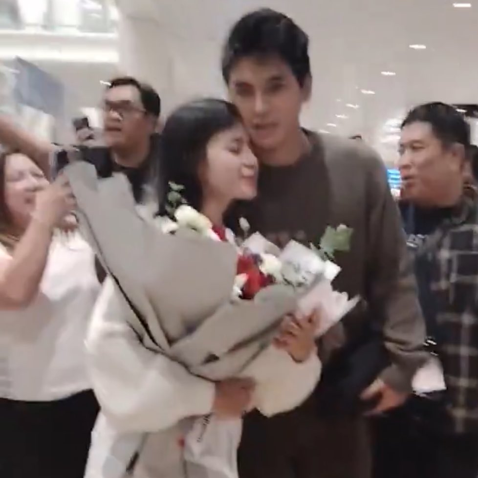 chinllly's tweet photo. consistent talaga si head admin

DUSTIN HABIBIsita SA UAE
UAE WELCOMES BDV https://t.co/qsCEXMq5Fh