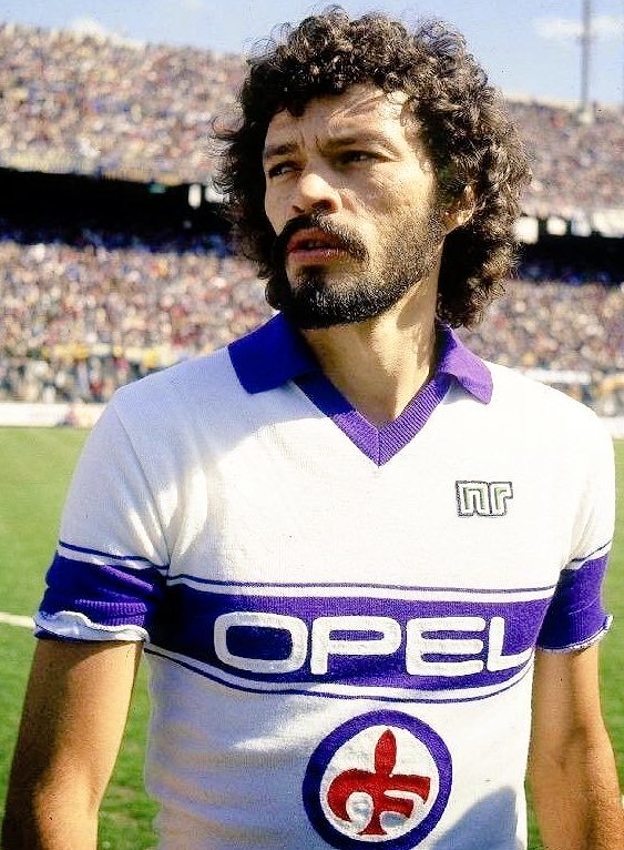 SuperbFootyPics's tweet image. Fiorentina
Socrates