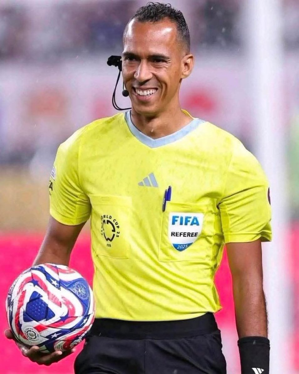 I don't know his name but he's officiating absolute rubbish.

#AFCON25
#TotalEnergiesAFCON2025