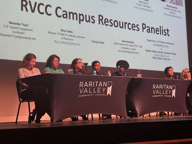 AffinityFCU's tweet image. Yesterday, our team attended RVCC’s ROARS orientation, where Heather Hurilla joined a panel to share #AffinityFCU’s mission and partnership with local community colleges.

#PeopleHelpingPeople #CommunityPartnerships