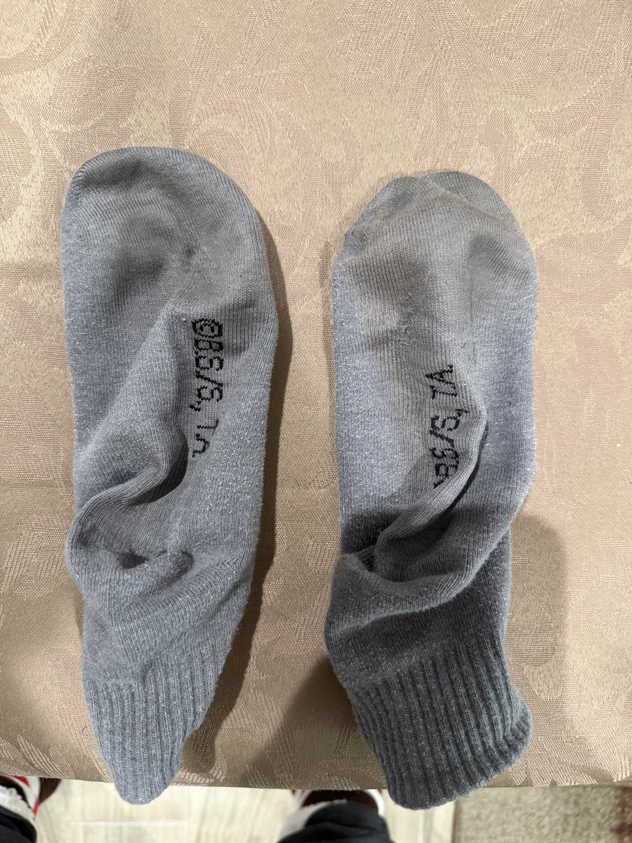 MikeAngel180's tweet photo. El día de hoy me puse hasta los calzones de mi sobrino, olían un poco a pipi 🥵
#malesocks #malefeet #smellysocks #smellyfeet #uncut #foreskin #prepucio #pene #nepe #patas #clacetines #piesdehombre #piesolorosos #morbopatas https://t.co/4mP2awLkRS