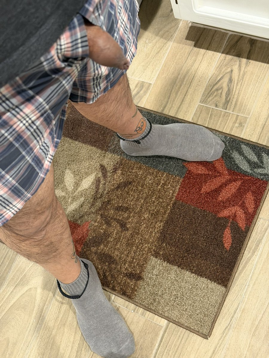 MikeAngel180's tweet photo. El día de hoy me puse hasta los calzones de mi sobrino, olían un poco a pipi 🥵
#malesocks #malefeet #smellysocks #smellyfeet #uncut #foreskin #prepucio #pene #nepe #patas #clacetines #piesdehombre #piesolorosos #morbopatas https://t.co/4mP2awLkRS