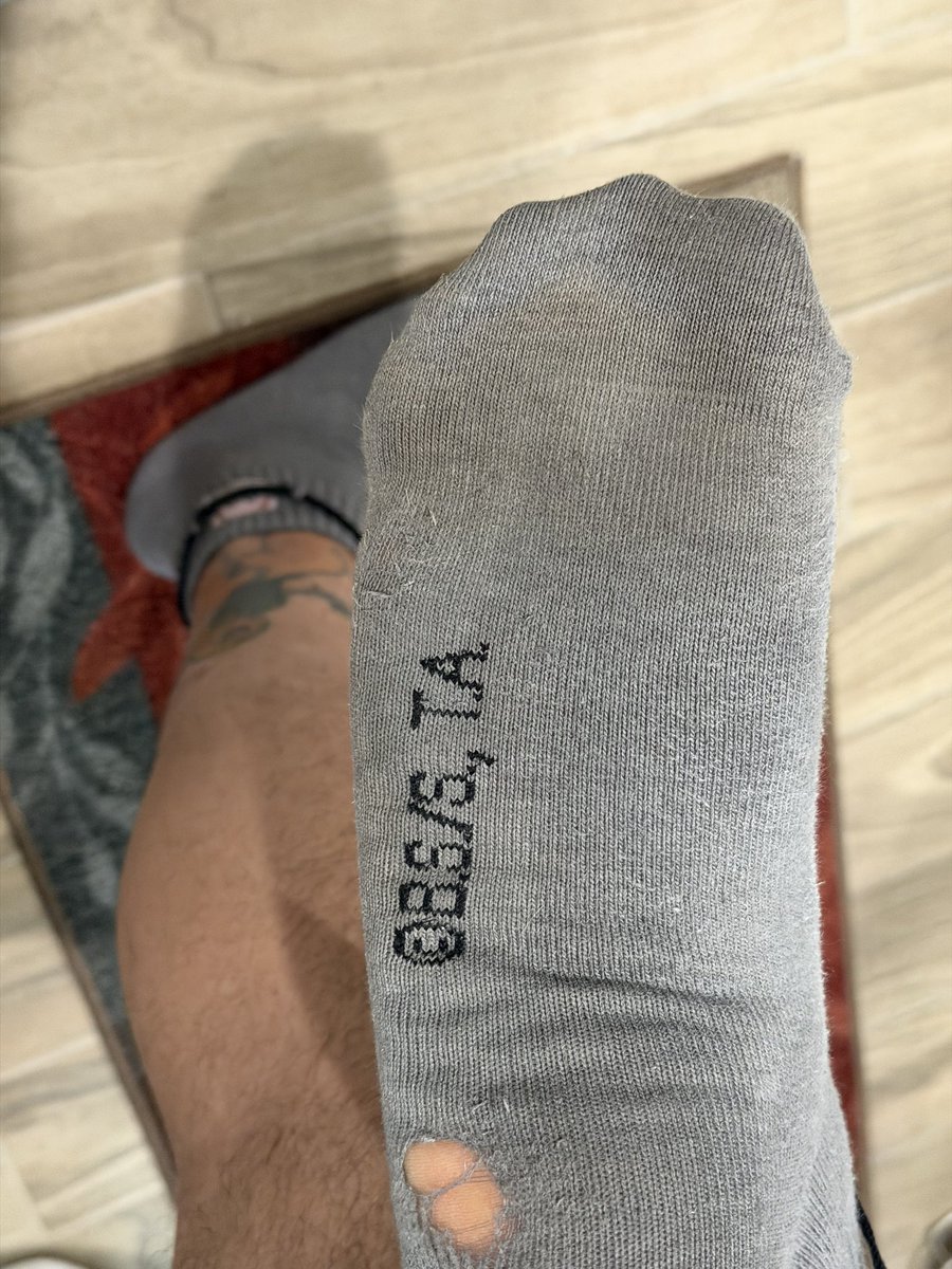 MikeAngel180's tweet photo. El día de hoy me puse hasta los calzones de mi sobrino, olían un poco a pipi 🥵
#malesocks #malefeet #smellysocks #smellyfeet #uncut #foreskin #prepucio #pene #nepe #patas #clacetines #piesdehombre #piesolorosos #morbopatas https://t.co/4mP2awLkRS