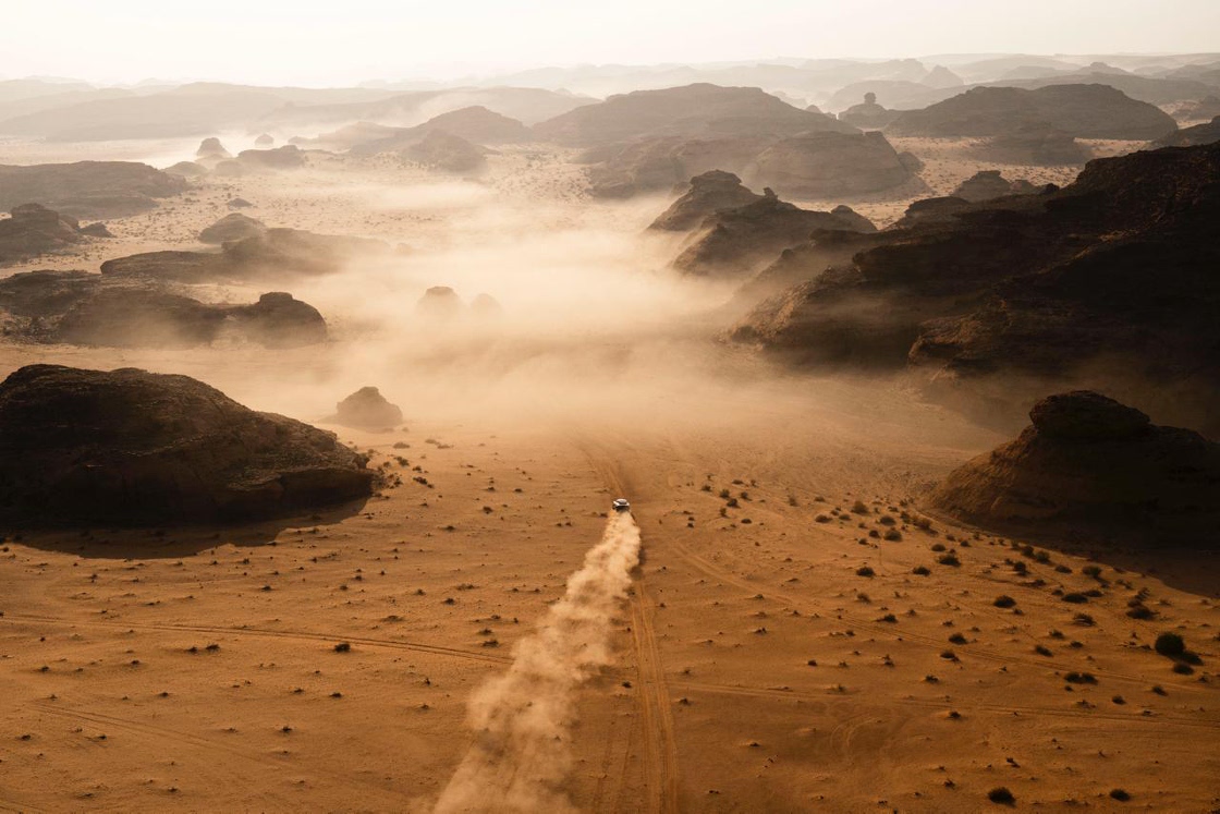 #رالي_داكار 
أحد السباقات الرياضية الأكثر حماسًا، نراه بين جبال العلا الشاهقة وطبيعتها الساحرة.🏜️

#داكار_السعودية