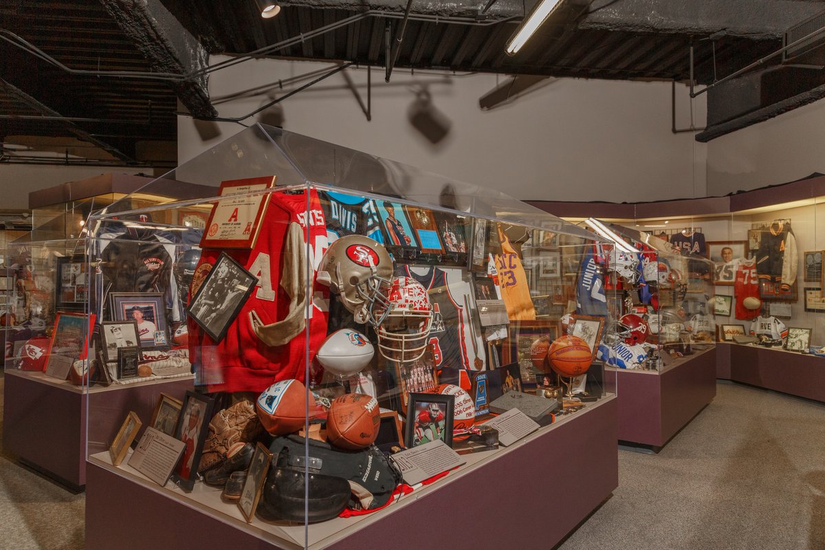 TalegateOnline's tweet photo. A look around the @alabamasportshof in Birmingham. One of the best Halls of Fame in the country!
Hope you'll make plans to go see our friends at the museum and take a tour soon.

📷 Ryan McGill

#Alabama #Sports #History https://t.co/6BLYgxWrsD