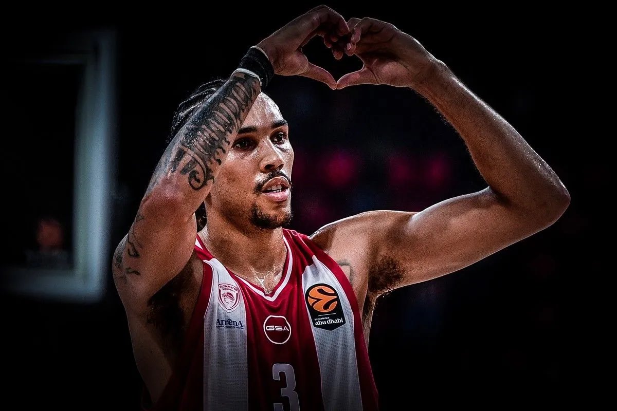 electragate7's tweet image. Tyson time!🔥 #OlympiacosBC