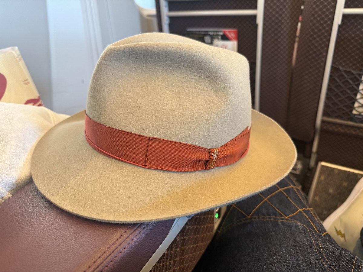 新シリーズ🆕今日のBorsalino
けっこー前にオーダーで作ったやつ⛑️
コレクションの中でもお気に入り上位のやつ🤩
#Borsalino
#ワイのトレードマーク