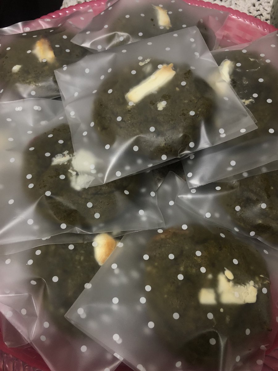 angqy's tweet image. help retweet? thank you so much!

halo, aku izin jualan soft cookies dengan 3 pilihan rasa, ada OG Cookies, Redvelvet Cookies, dan Matcha Cookies. Semua rasa diharga 9.000 aja yaa!

Yuk dibeli karena aku lagi BU untuk membantu ekonomi keluarga ku dan untuk perkuliahan

#zonauang