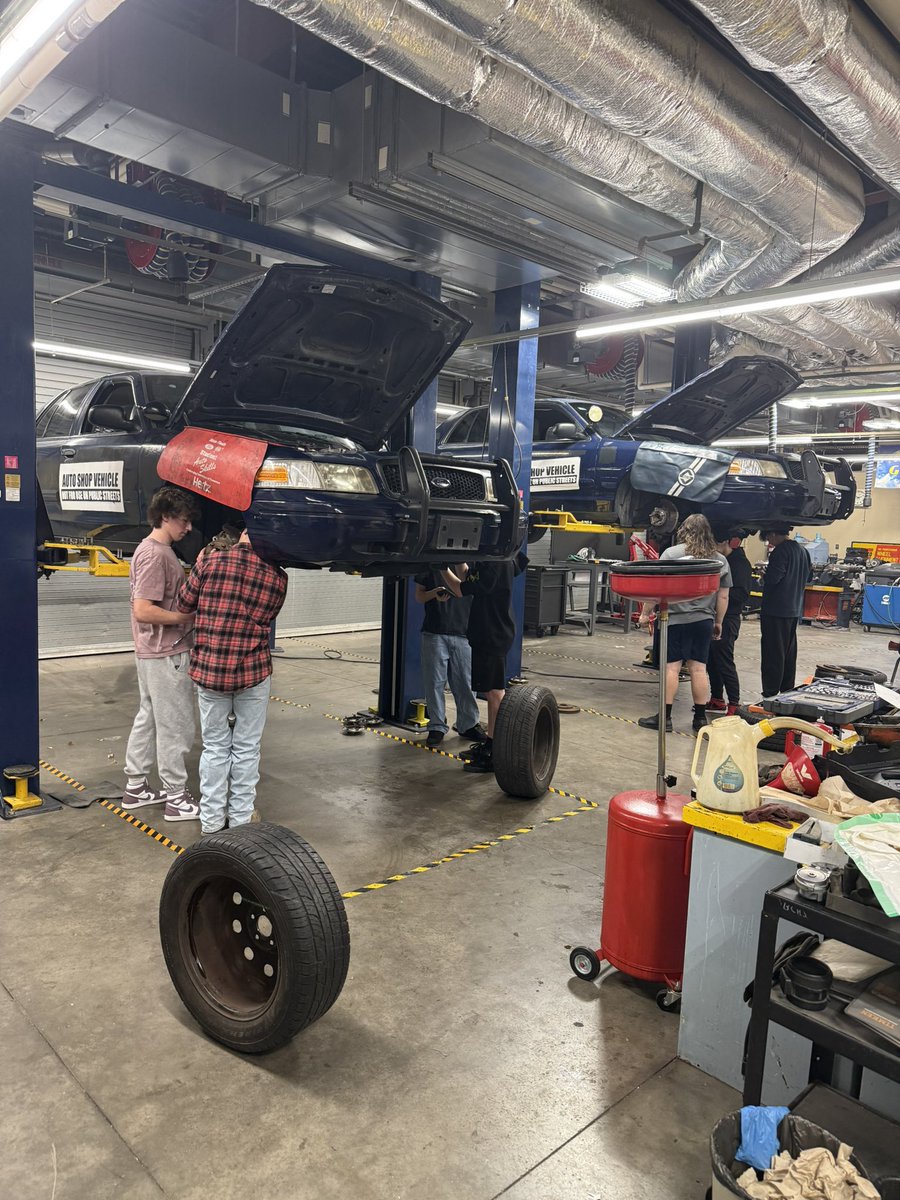 🛠️ Level 3 hard at work!
Students are removing and replacing wheel hubs, applying advanced automotive skills, precision, and safety practices in the shop.
#bchs41 #EaglePride #CTE #Auto #AutoTech #HandsOnLearning