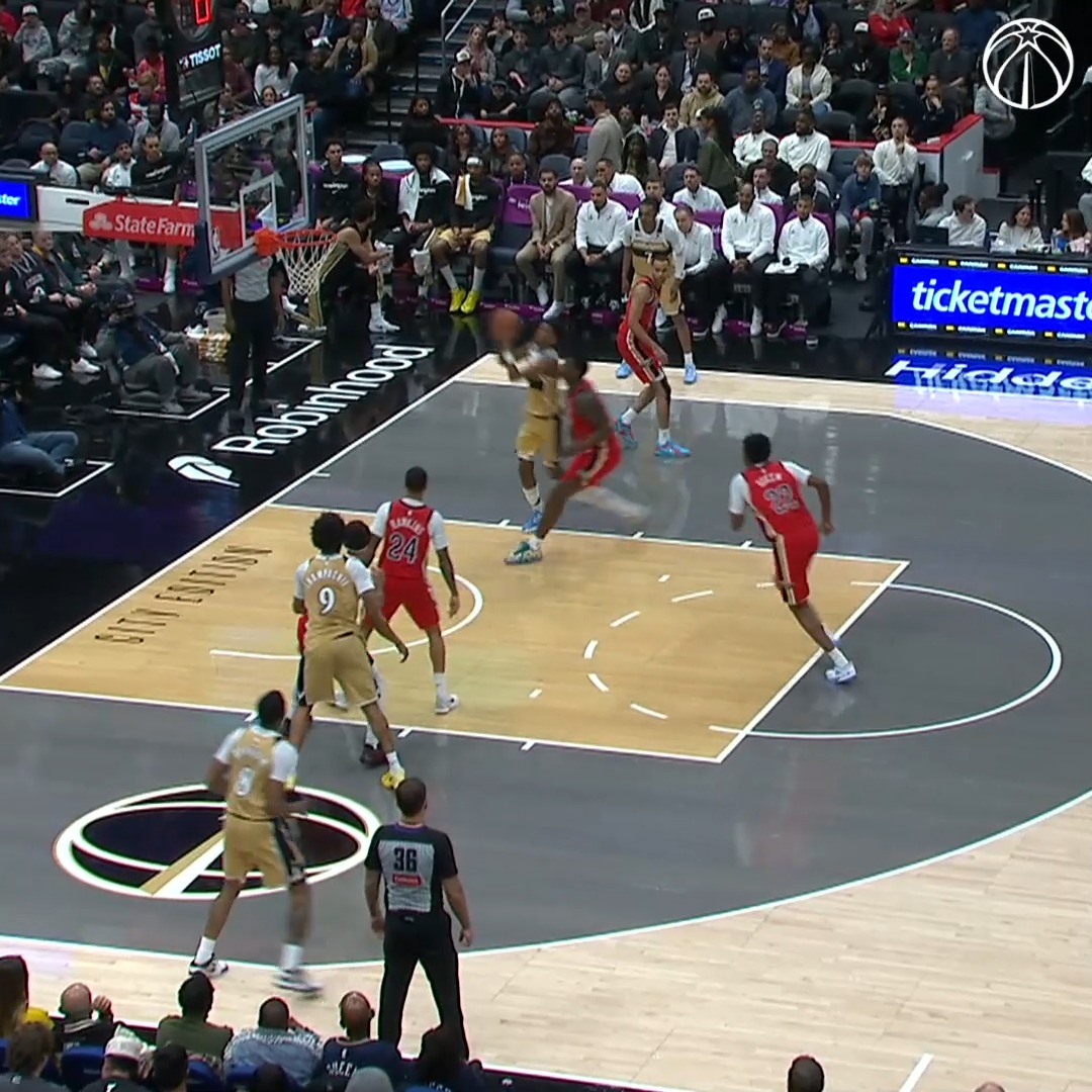 AJ takin' it straight to the hoop 🔥