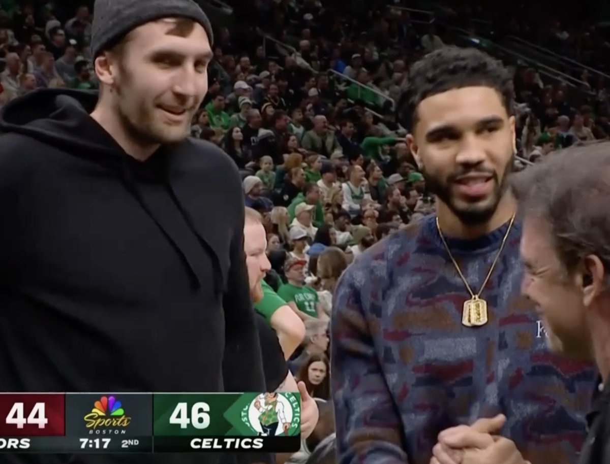 PlayoffBOS's tweet image. Jayson Tatum links up with Luka Kornet❤️