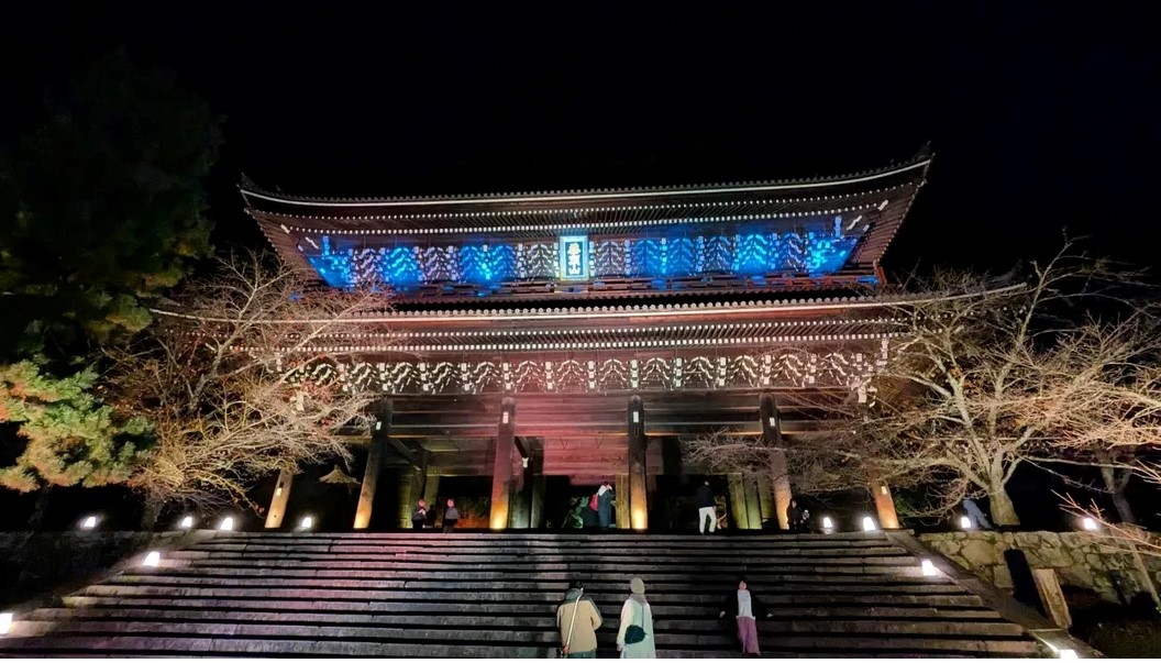 chion_in's tweet photo. 知恩院秋のライトアップ #ナムいフォト2025 の結果を発表いたします！
※最優秀賞・優秀賞の方は別ページにて紹介

＜入賞2-2＞
@omix60 様（Ｘ投稿）
@PANAPANBIN822 様（Ｘ投稿）
@72aki32 様（Instagram)

受賞された方にはSNSのＤＭにて詳細をご案内しておりますので、ご確認ください。
たくさんのご応募、誠に有難うございました。

#知恩院 #ナムいフォト2025 #フォトコンテスト