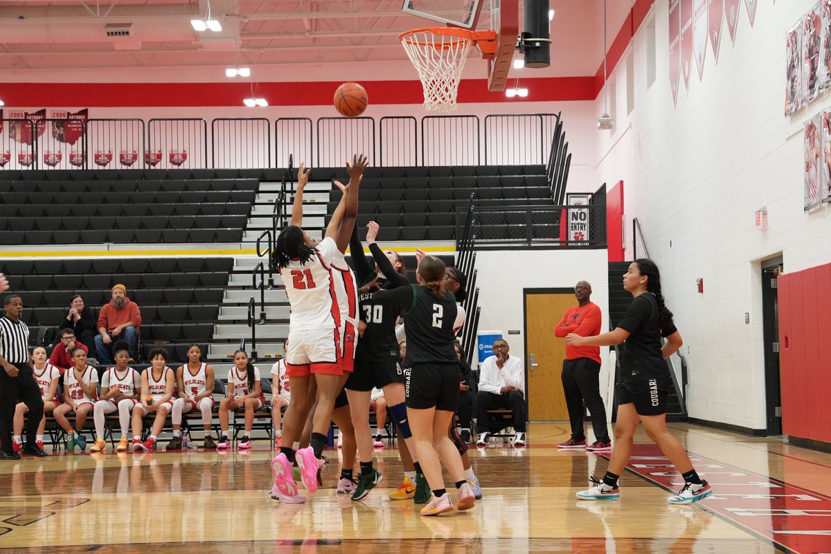 WSladycats's tweet image. WILDCATS FOR THE WIN‼️‼️ 55-10 over Westland #ConferencePlay 

#Traditionstartshere 🐾🐾#oneteamonefamily 🏀❤️🐾