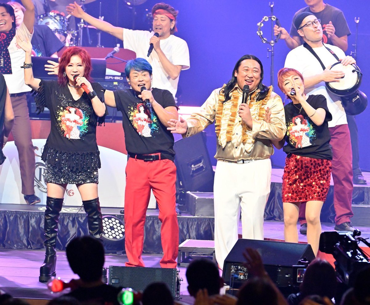 m_ohguro's tweet photo. BLACKに続き、今夜19:00からは
#55red ツアーファイナルの様子をU-NEXTで配信!
ゲストにオルケスタ・デ・ラ・ルスのNORAさん、JINさん、ロバート秋山竜次さんが登場🕺💃
音楽で世界旅行に行きましょう🌏✈️ https://t.co/3wAajYxoWW