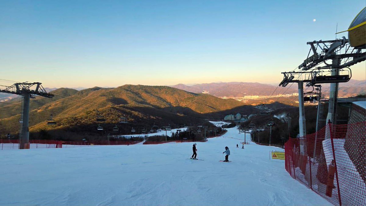 Sungeoon's tweet image. It was fun in my last day 2025. ⛸️